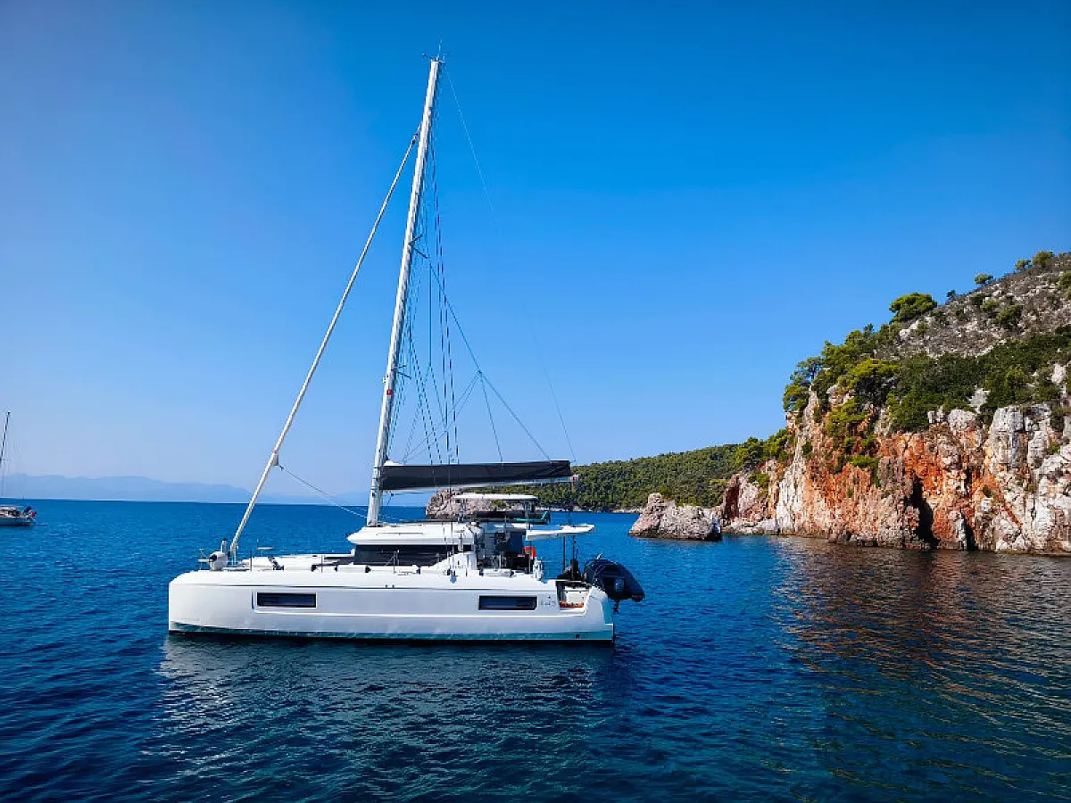 Lagoon 43 